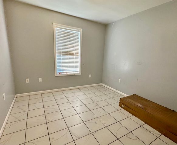 1115 Acadian Dr, Houma, LA 70363