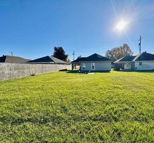 1115 Acadian Dr, Houma, LA 70363