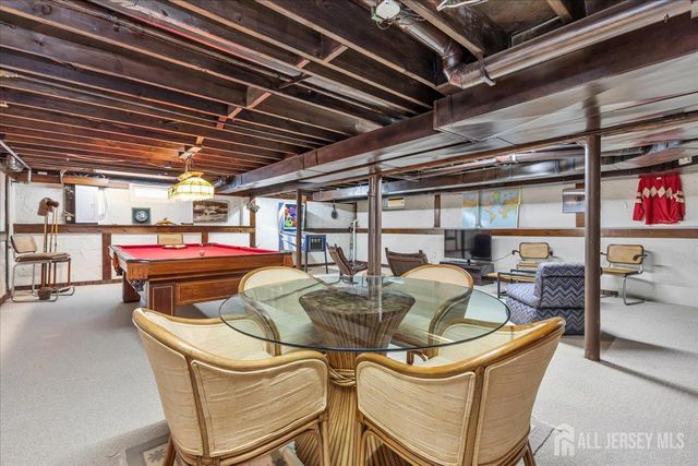 41 Stirling Court, Metuchen, NJ 08840