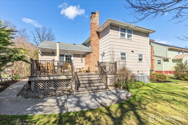 41 Stirling Court, Metuchen, NJ 08840