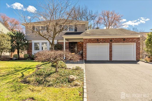 41 Stirling Court, Metuchen, NJ 08840