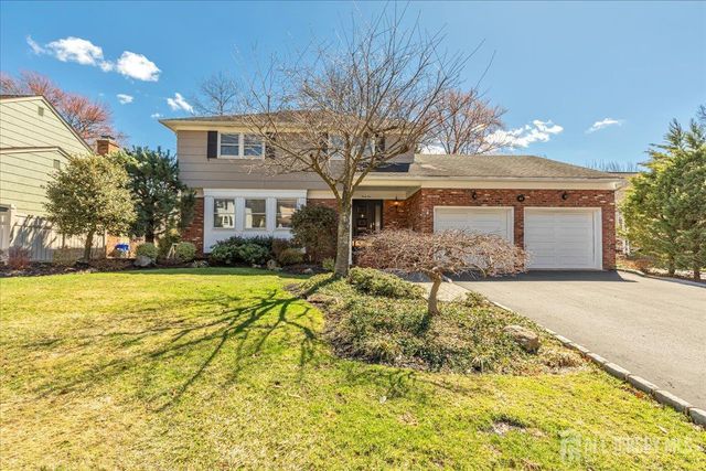 41 Stirling Court, Metuchen, NJ 08840