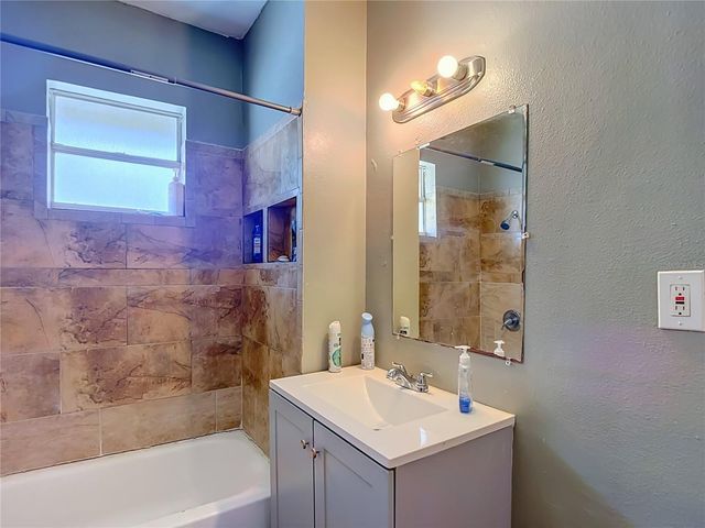 2020 DAVIS STREET, Tampa, FL 33605