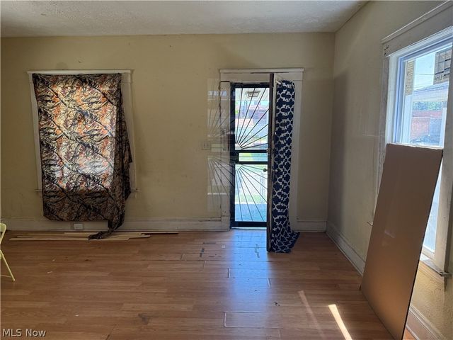 3180 W 105th Street, Cleveland, OH 44111