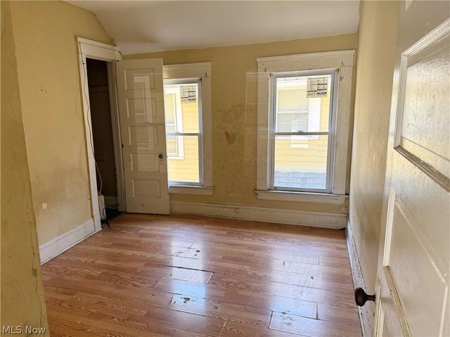 3180 W 105th Street, Cleveland, OH 44111