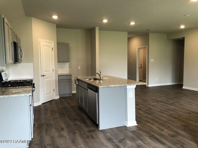 109 Abbeywood Court, Youngsville, LA 70592