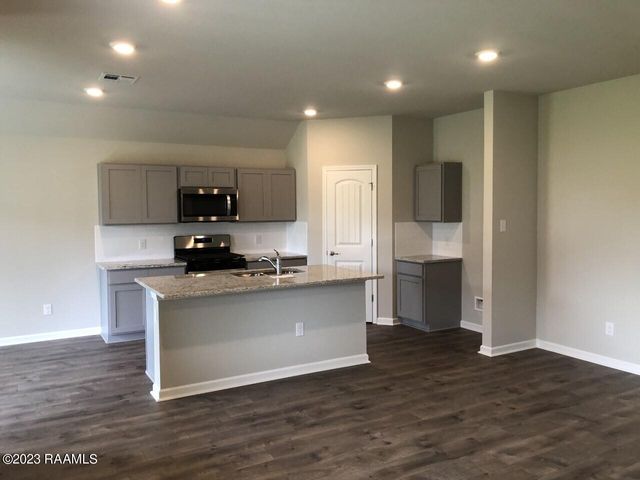 109 Abbeywood Court, Youngsville, LA 70592