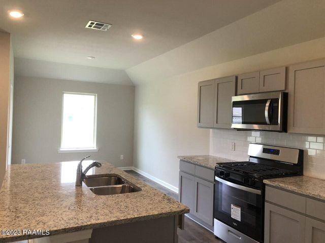 109 Abbeywood Court, Youngsville, LA 70592