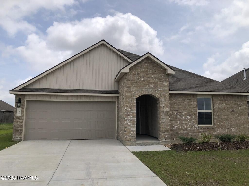 109 Abbeywood Court, Youngsville, LA 70592