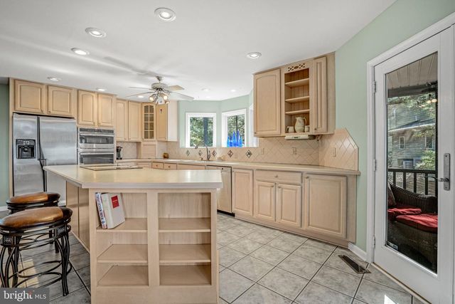 4443 SHADY LN, Chincoteague Island, VA 23336