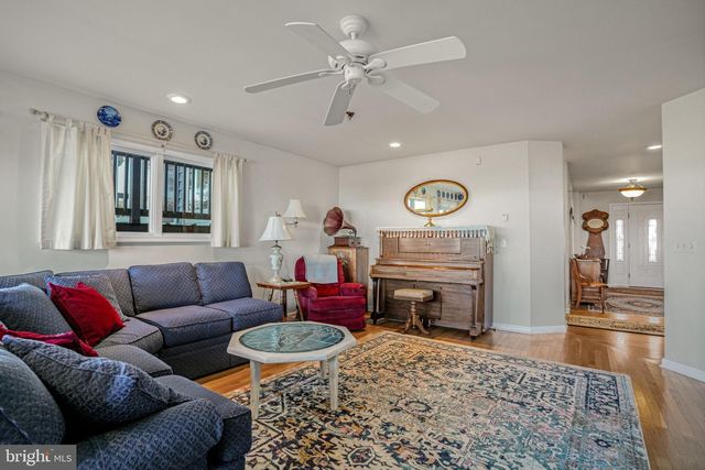 4443 SHADY LN, Chincoteague Island, VA 23336