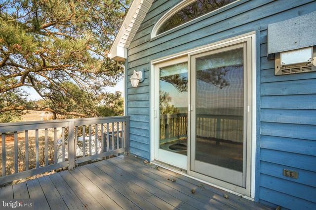 4443 SHADY LN, Chincoteague Island, VA 23336