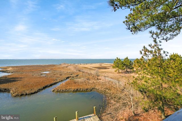 4443 SHADY LN, Chincoteague Island, VA 23336
