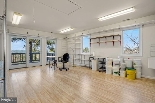 4443 SHADY LN, Chincoteague Island, VA 23336