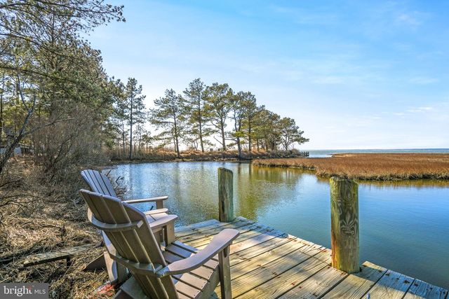 4443 SHADY LN, Chincoteague Island, VA 23336