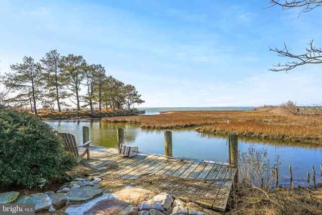 4443 SHADY LN, Chincoteague Island, VA 23336