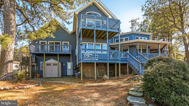 4443 SHADY LN, Chincoteague Island, VA 23336