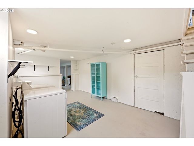 2711 Se 61ST Ave, Portland, OR 97206