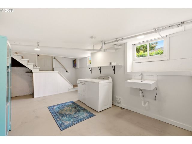 2711 Se 61ST Ave, Portland, OR 97206