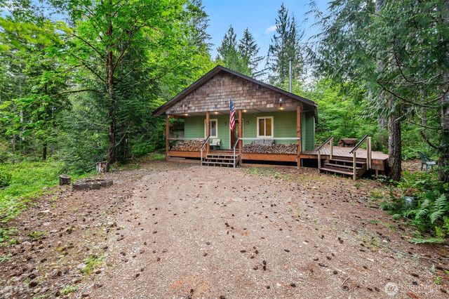 521 N Fairway Drive W, Hoodsport, WA 98548