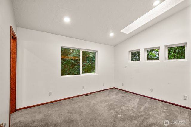 521 N Fairway Drive W, Hoodsport, WA 98548