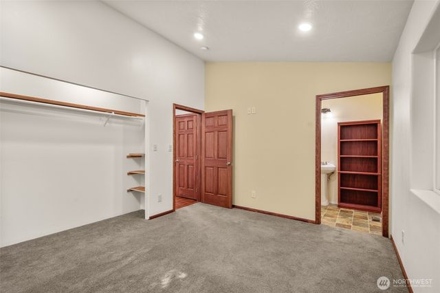 521 N Fairway Drive W, Hoodsport, WA 98548