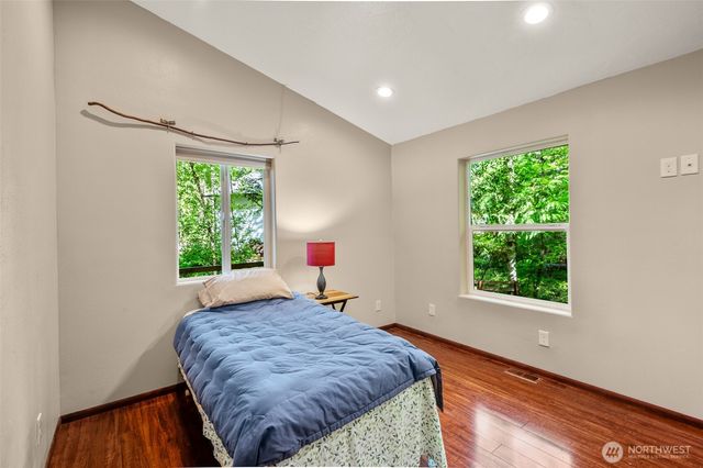 521 N Fairway Drive W, Hoodsport, WA 98548