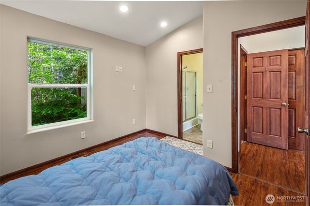 521 N Fairway Drive W, Hoodsport, WA 98548