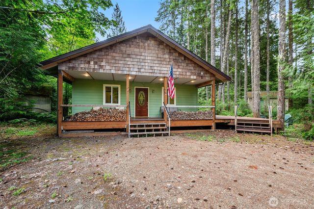 521 N Fairway Drive W, Hoodsport, WA 98548