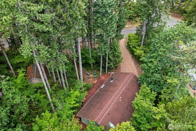 521 N Fairway Drive W, Hoodsport, WA 98548