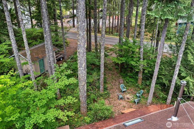 521 N Fairway Drive W, Hoodsport, WA 98548