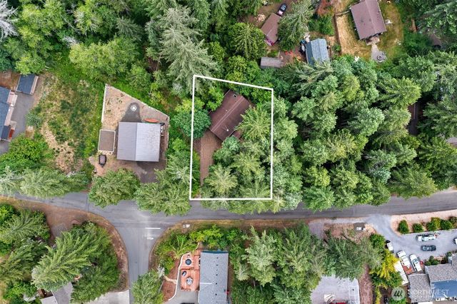 521 N Fairway Drive W, Hoodsport, WA 98548