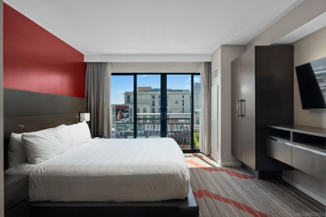 207 5th Ave 943, San Diego, CA 92101