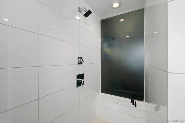 207 5th Ave 943, San Diego, CA 92101