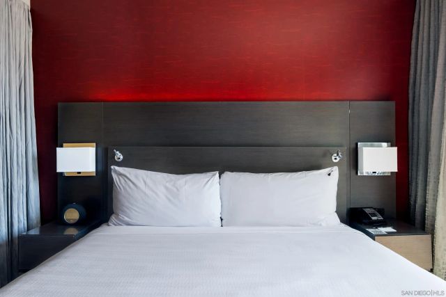 207 5th Ave 943, San Diego, CA 92101