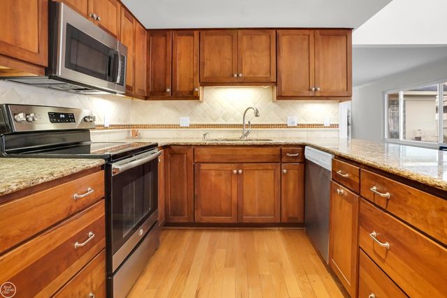 42139 E Edward Drive, Clinton Twp, MI 48038