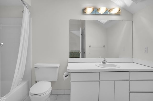 42139 E Edward Drive, Clinton Twp, MI 48038