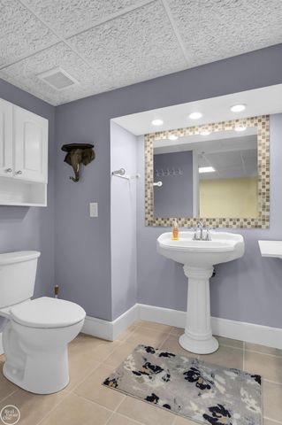 42139 E Edward Drive, Clinton Twp, MI 48038