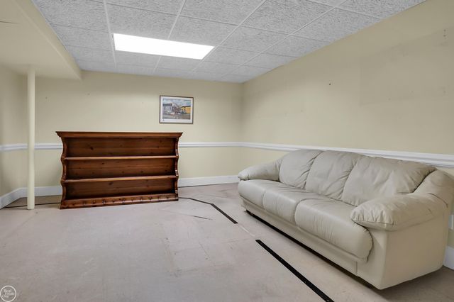 42139 E Edward Drive, Clinton Twp, MI 48038