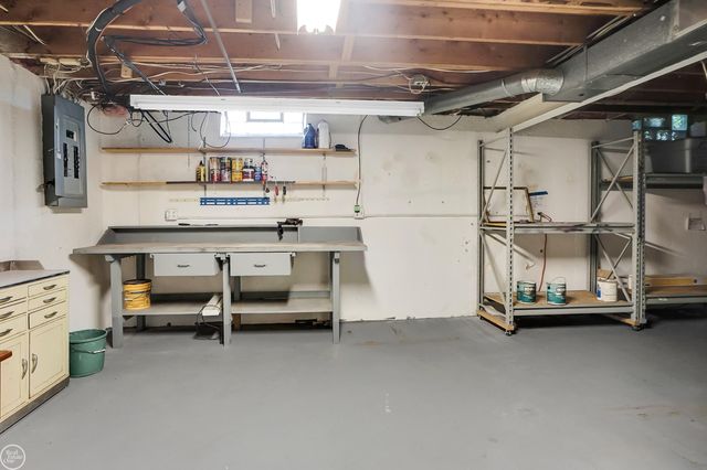 42139 E Edward Drive, Clinton Twp, MI 48038