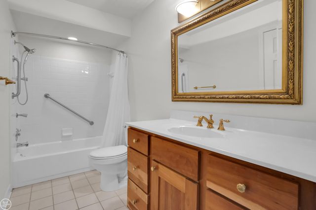 42139 E Edward Drive, Clinton Twp, MI 48038