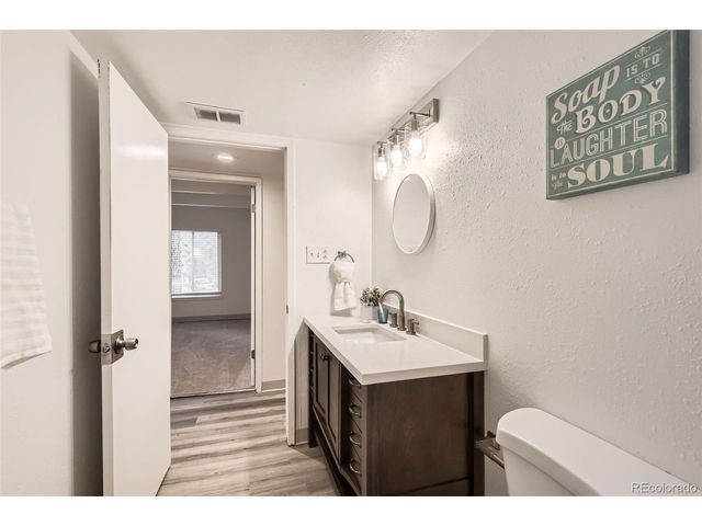 9700 E Iliff Ave C20, Denver, CO 80231