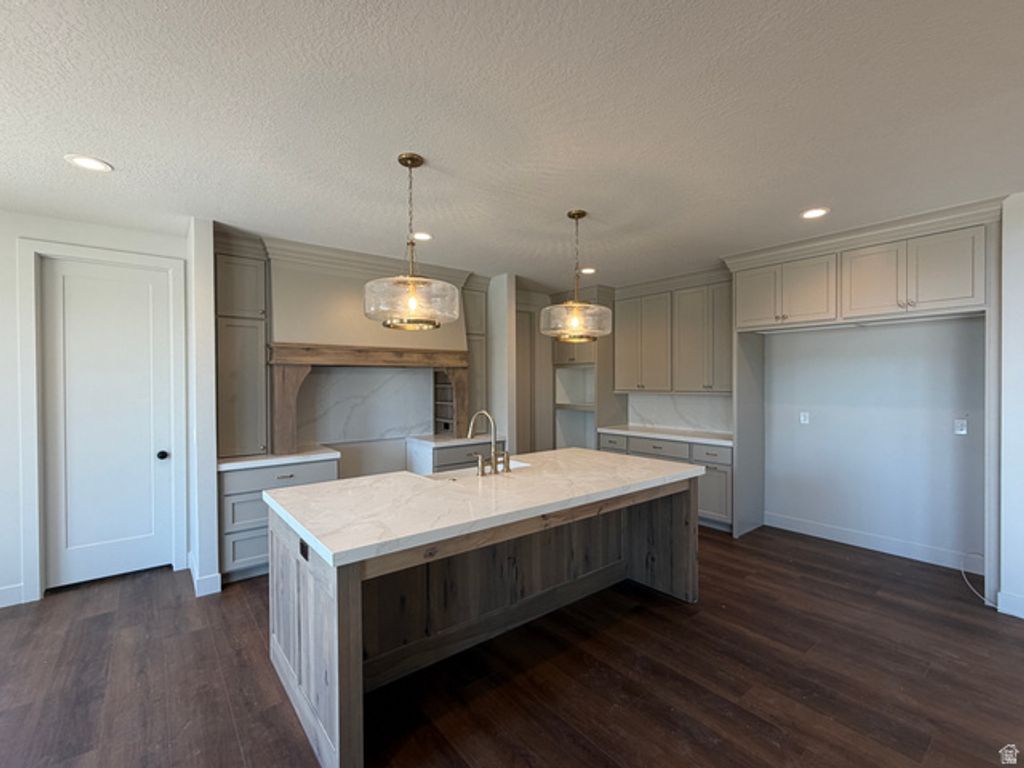 Image 2 of property listing at 1423 W 1220 N #214, Lehi, UT 84043