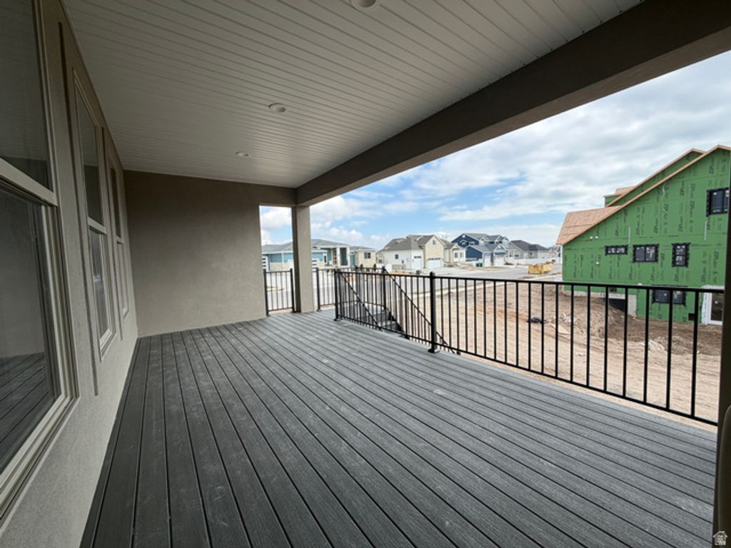 Image 11 of property listing at 1423 W 1220 N #214, Lehi, UT 84043