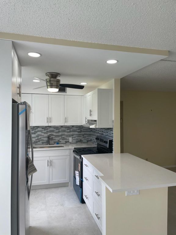 67 Fanshaw B 670, Boca Raton, FL 33434