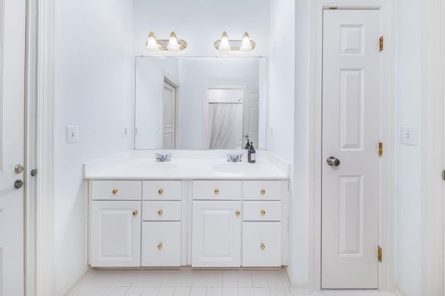 5638 LICK RIVER LN, Gainesville, VA 20155