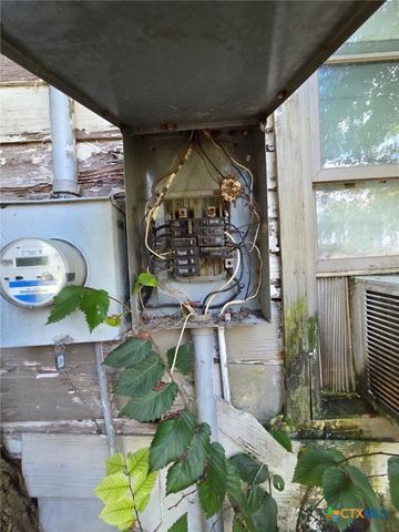 209 E Church Street, Edna, TX 77957