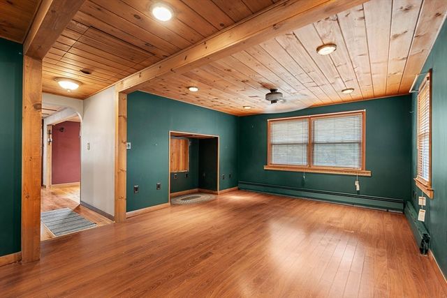 118 E Meadow Rd, Lowell, MA 01854