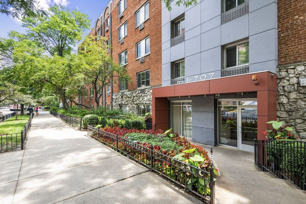 707 W Sheridan Road 405, Chicago, IL 60613