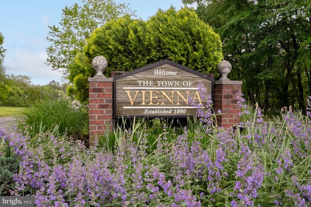 1217 ROSS DR SW, Vienna, VA 22180